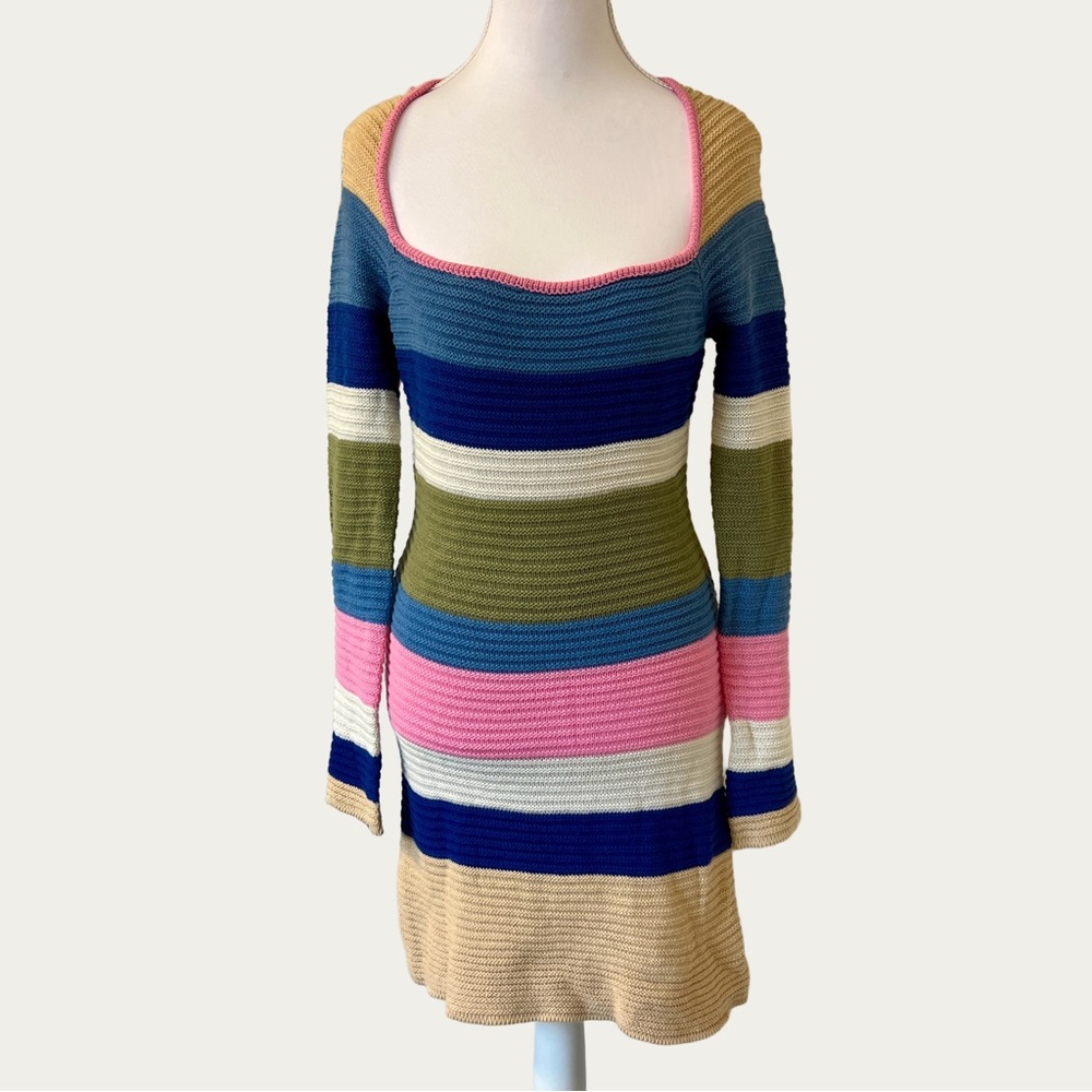 Le Lis Pink‎ Trim Tan Knit Dress